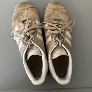 Addidas Tennis Shoes